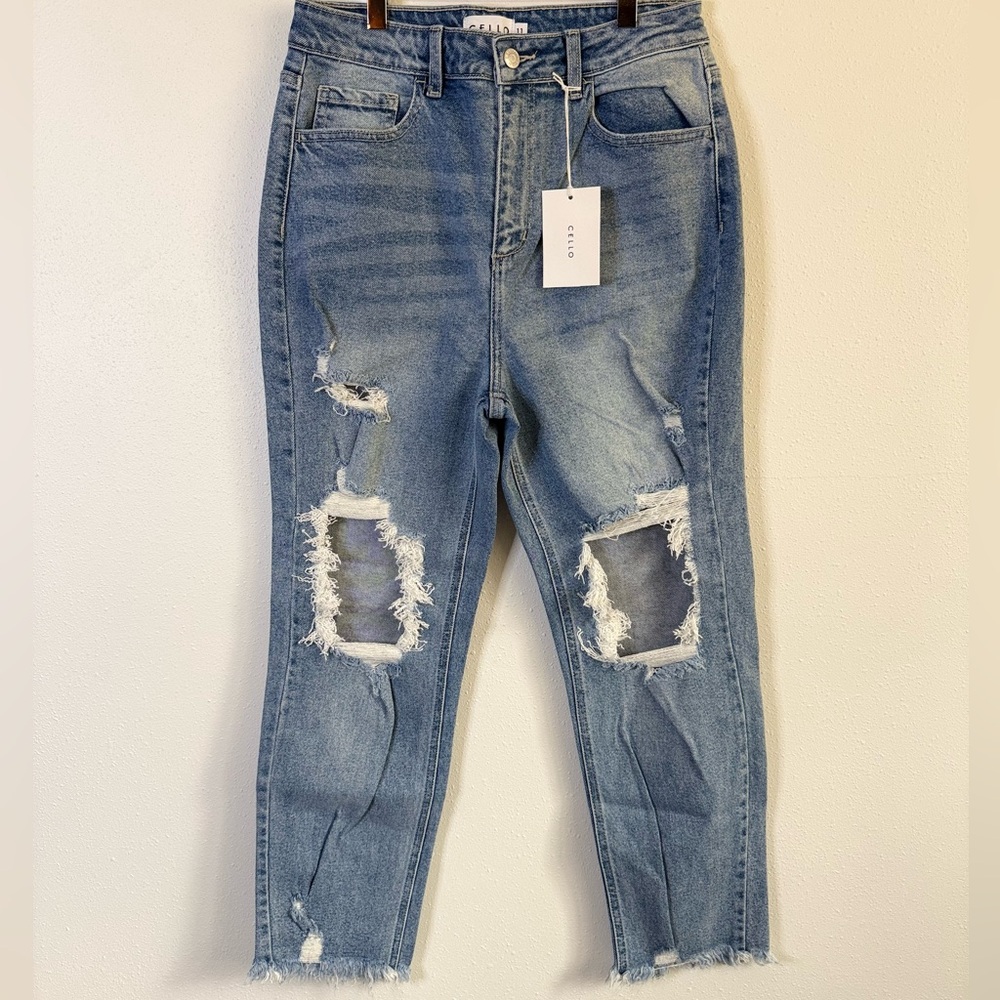 NWT Cello High Rise Distressed Straight Cropped Jeans Raw Hem Light Wash Size 11